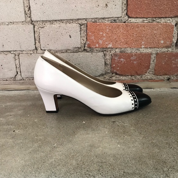 SOLD - Vintage Salvatore Ferragamo Heels - Picture 3 of 6